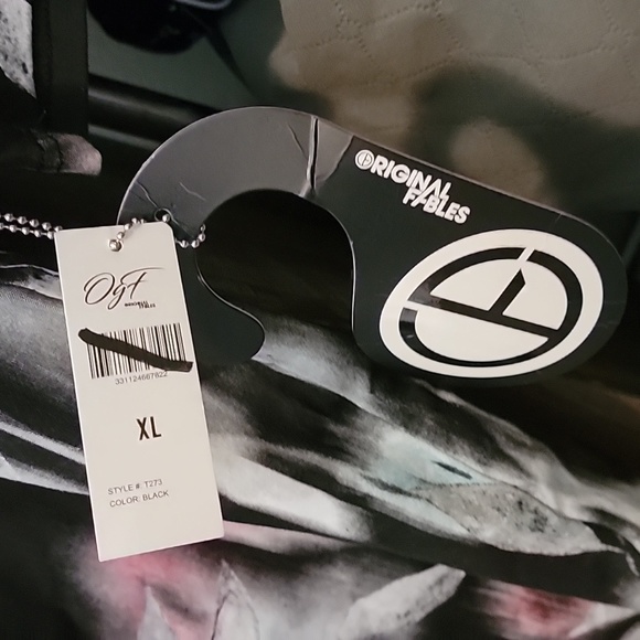 Shirt - Picture 4 of 5